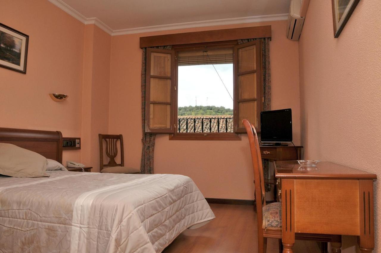 Hotel Los Castanos Арасена Экстерьер фото