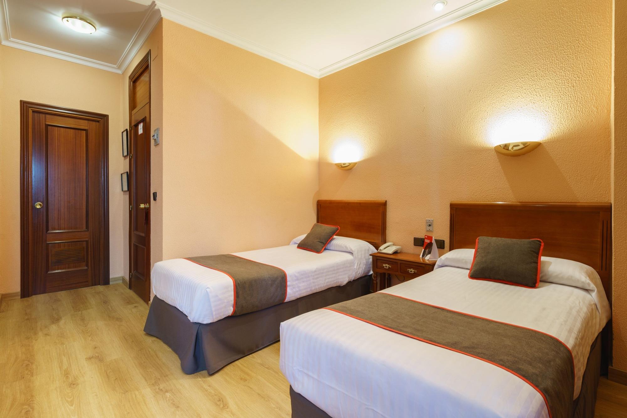 Hotel Los Castanos Арасена Экстерьер фото